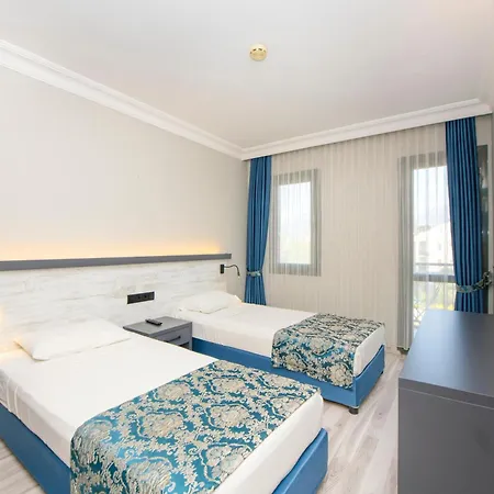 Golden Moon Hotell 3*