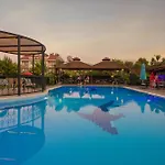 Ξενοδοχείο Golden Moon 3*