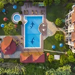 Ξενοδοχείο Golden Moon 3*
