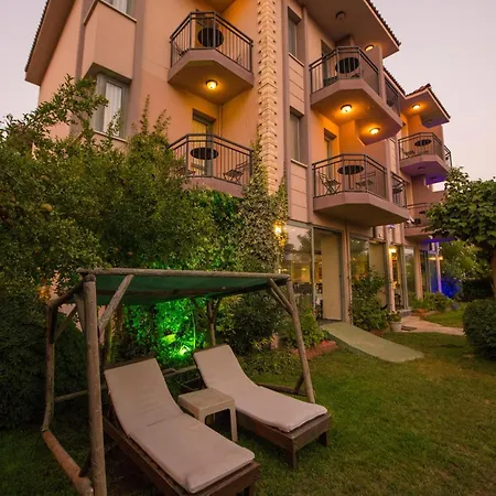 Golden Moon Hotell