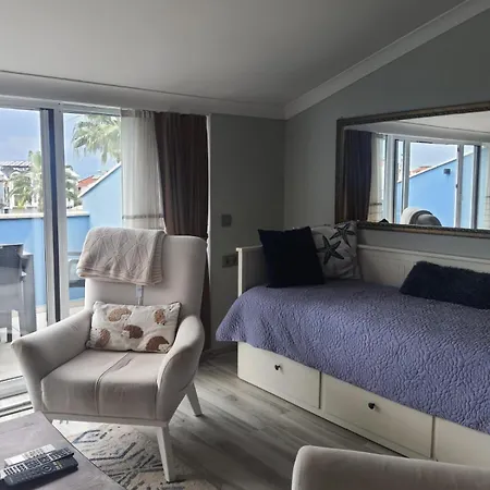 Golden Moon ホテル