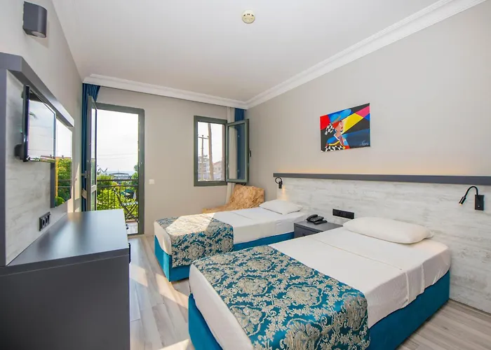 Golden Moon Hotell 3*