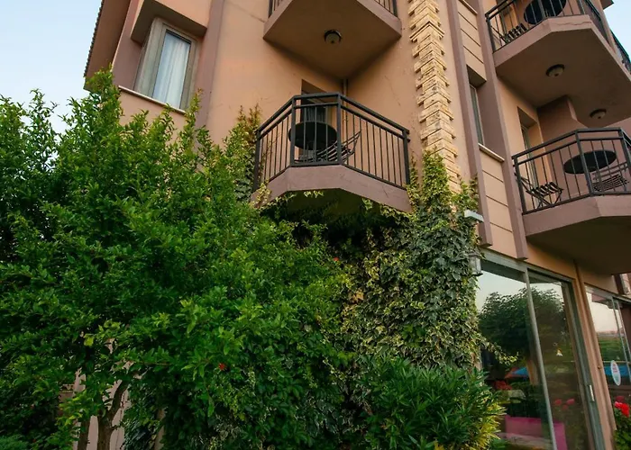 Golden Moon Hotell 3*