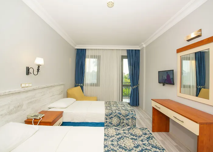 Golden Moon Hotell 3*