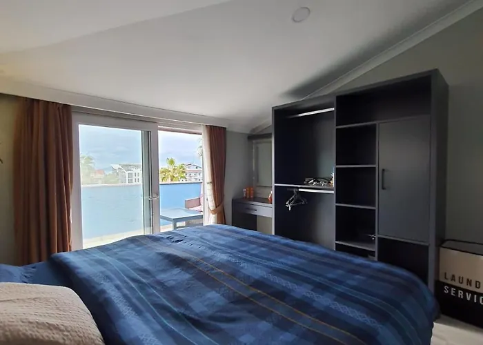 Golden Moon Hotell 3*