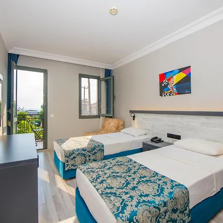 Golden Moon Hotel 3*