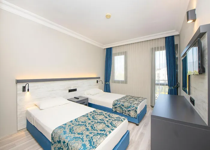 Golden Moon Hotel 3*