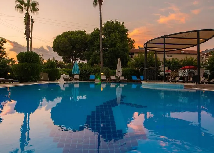 Hotel Golden Moon